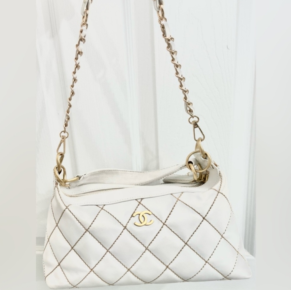 CHANEL Vintage Wild Stitch Hobo White Shoulder Bag